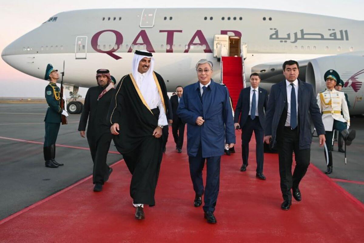 Эмир Катара прибыл в столицу с государственным визитом