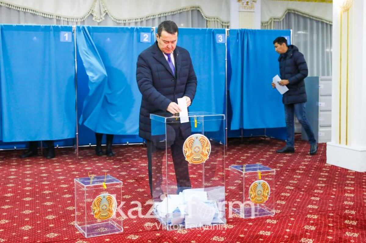 Премьер-Министр проголосовал на выборах Президента