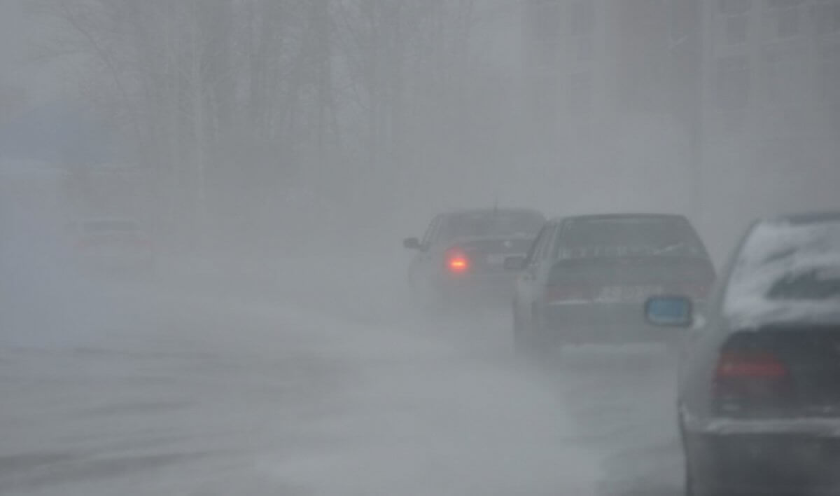61 участок автодорог закрыты из-за погоды в Казахстане