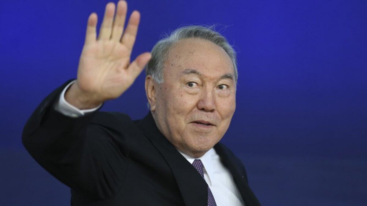 Закон о первом президенте Назарбаеве утратил силу
