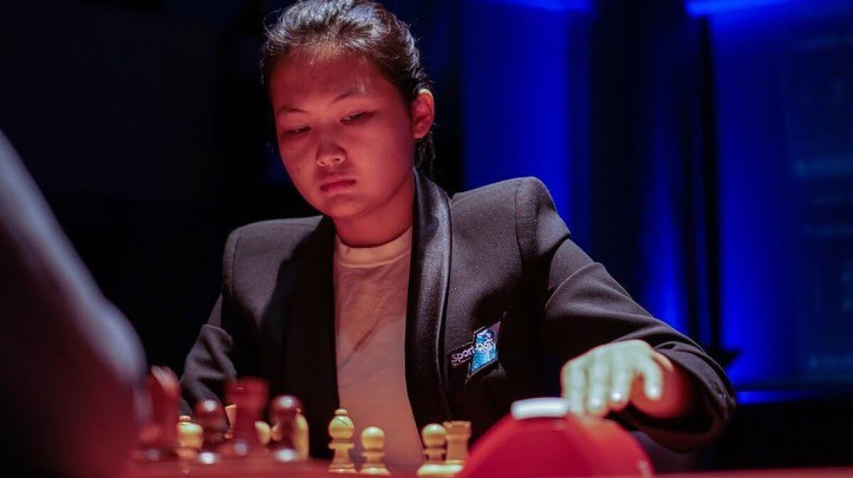 Первая мусульманская чемпионка по шахматам – казахстанка Бибисара Асаубаева