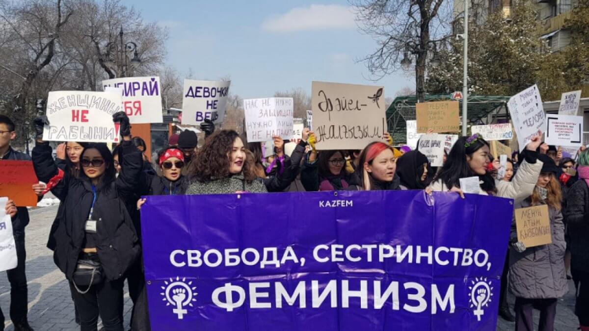 Феминистки будут митинговать каждые выходные до 8 марта