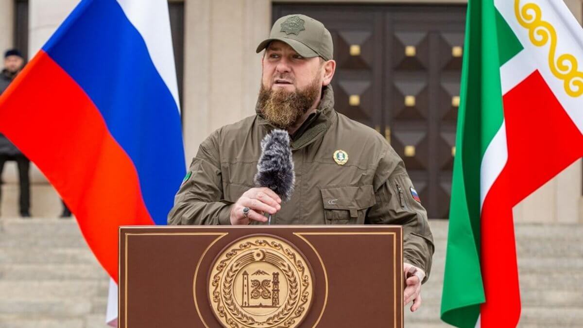 "Отец народа" – в Чечне приняли поправки  соответствующие правки в Конституцию