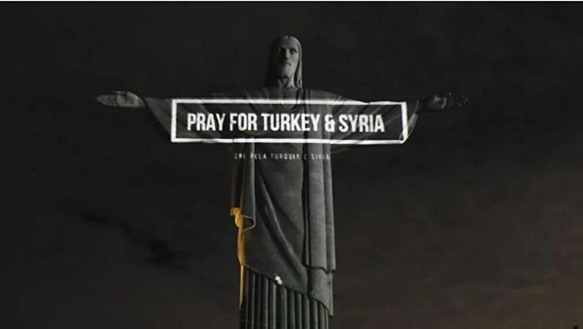 В Бразилии статую Христа Искупителя подсветили в цвета флагов Турции и Сирии - видео