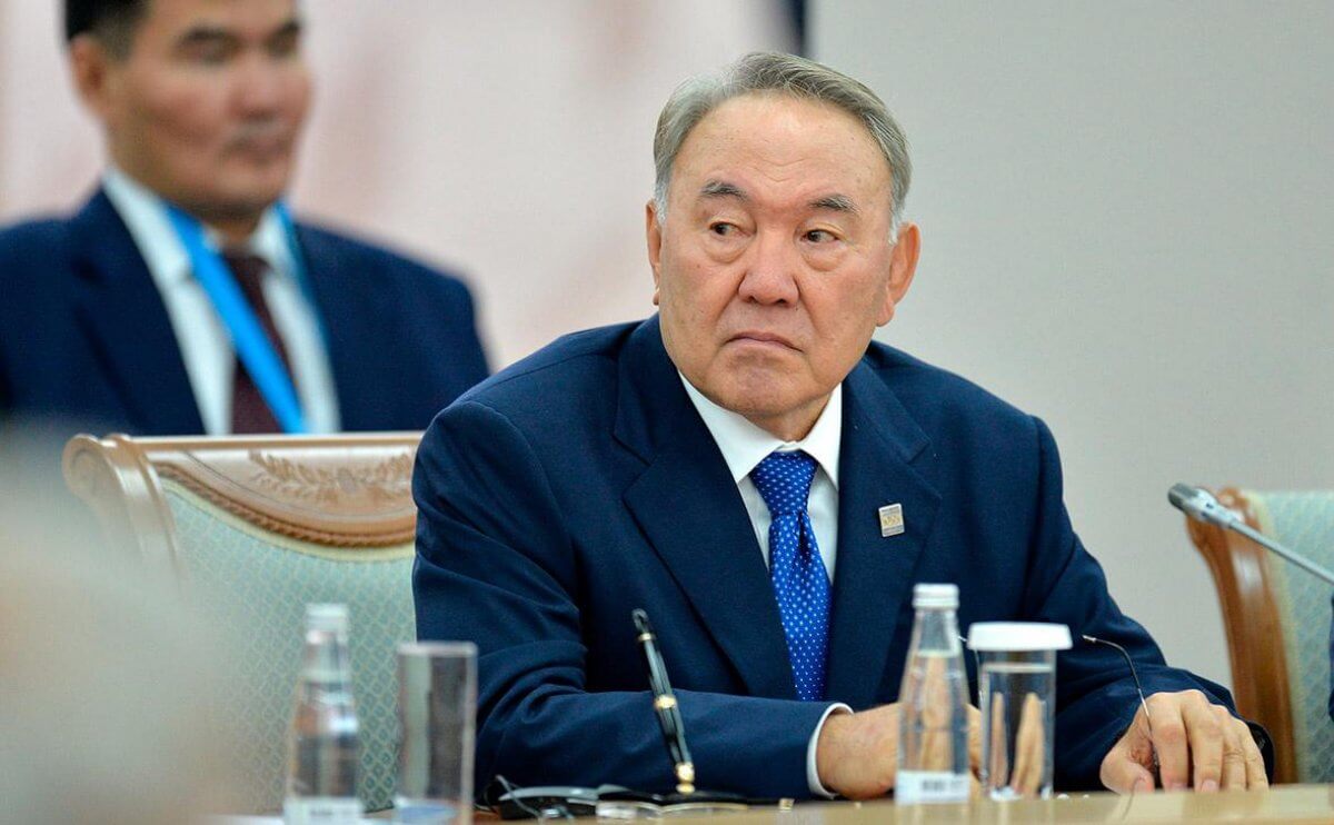Финансирование канцелярии Назарбаева будут сокращать