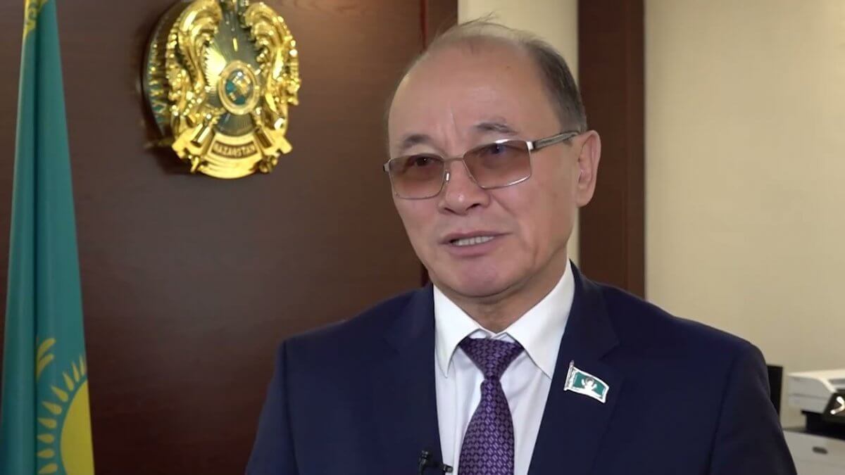 Выборы в Казахстане наглядно: кандидат в Мажилис снялся в пользу другого