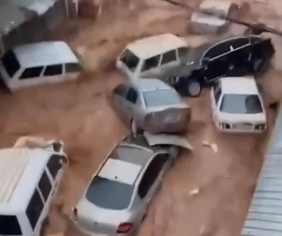 Наводнение в Турции унесло жизни 14 человек - видео