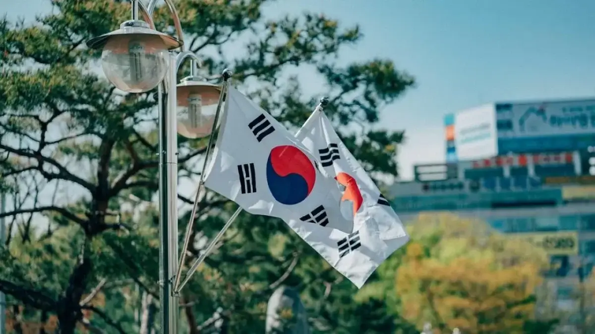 МИД РК прокомментировал действия двух своих граждан в Южной Корее