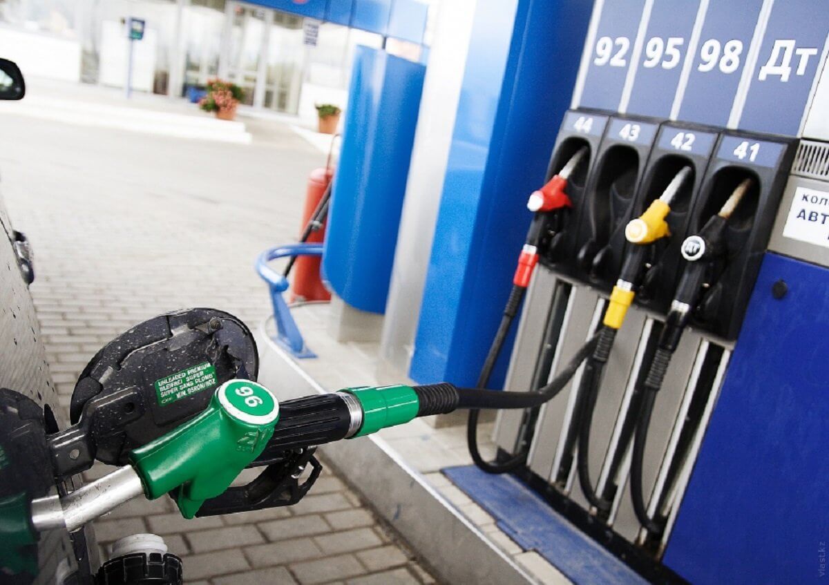 АЗС предупредили о наказании за ограничение продажи бензина и дизтоплива