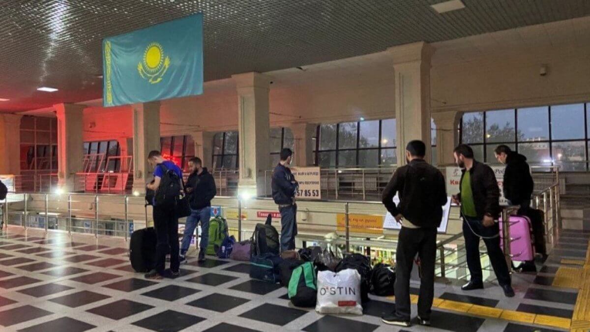 Сколько россиян прибывают в Казахстан после мобилизации