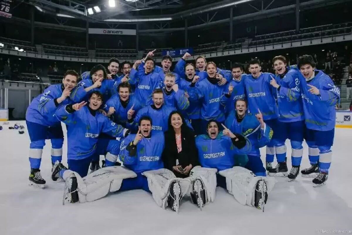 Казахстан обыграл Францию в юношеском чемпионате мира по хоккею и вышел в топ-дивизион