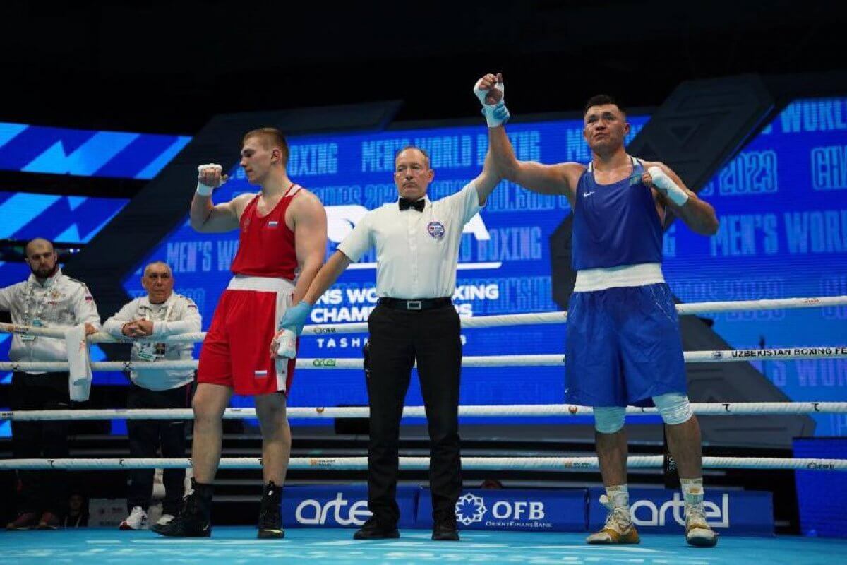 Камшыбек Кункабаев отправил в нокдаун и победил олимпийского чемпиона на ЧМ-2023 по боксу в Ташкенте – ВИДЕО