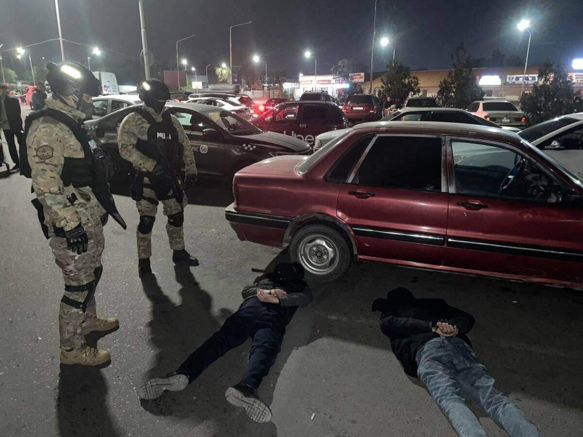 Группа домушников задержана с поличным в Алматы