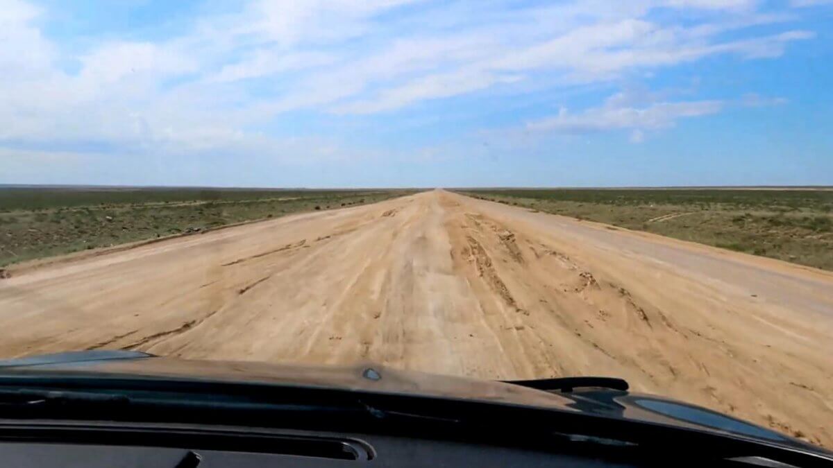 Трассу Кызылорда-Жезказган ремонтируют впервые за 40 лет