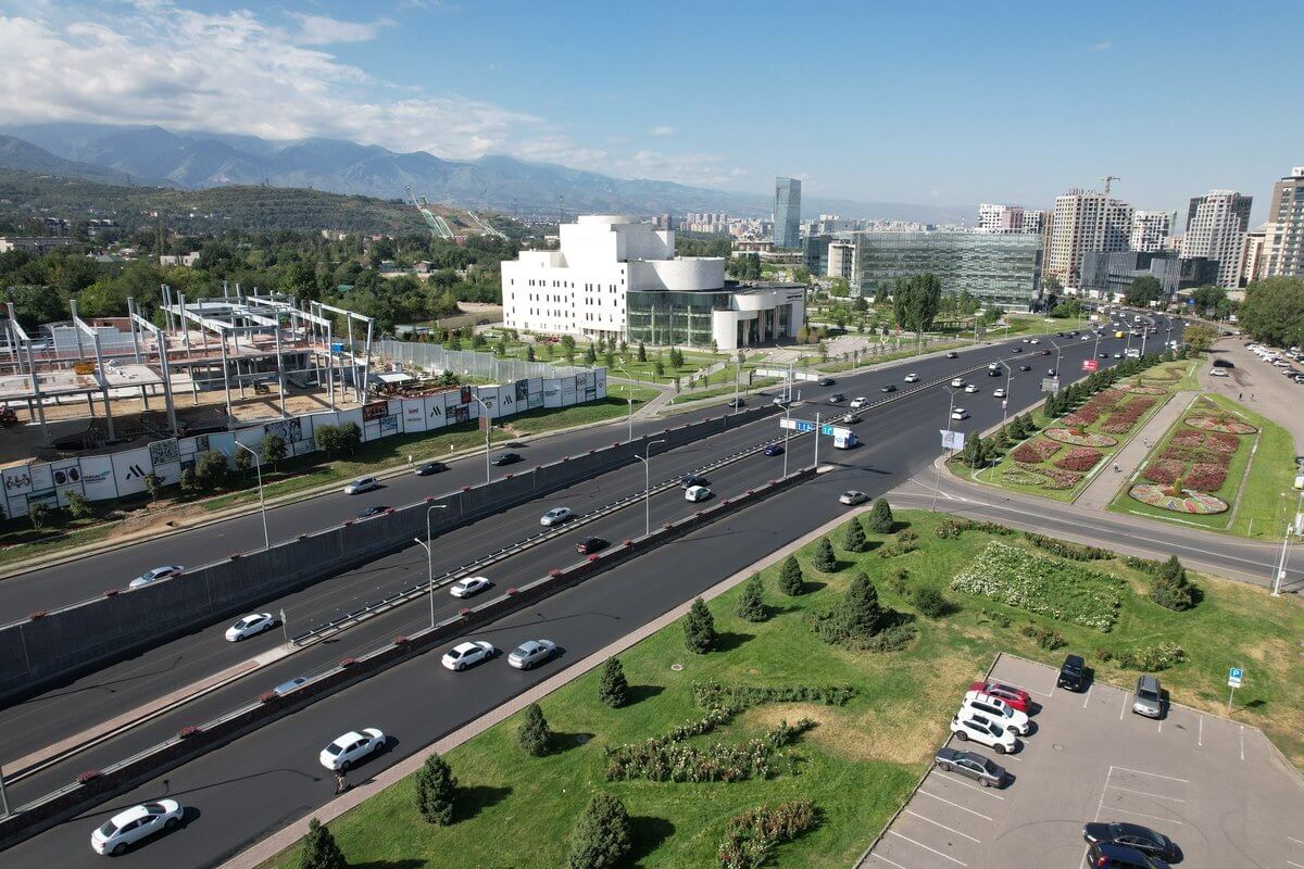 Ремонт проспекта аль-Фараби в Алматы завершен