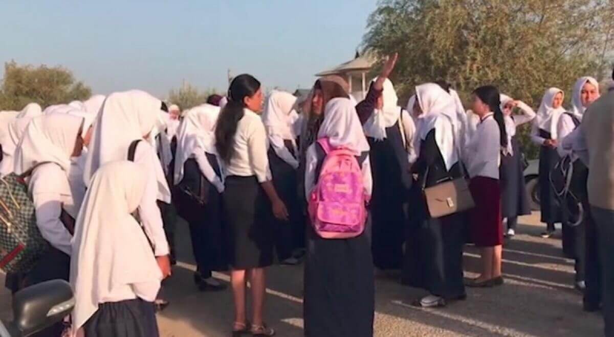 ДУМК сделало заявление по поводу ношения хиджаба школьницами