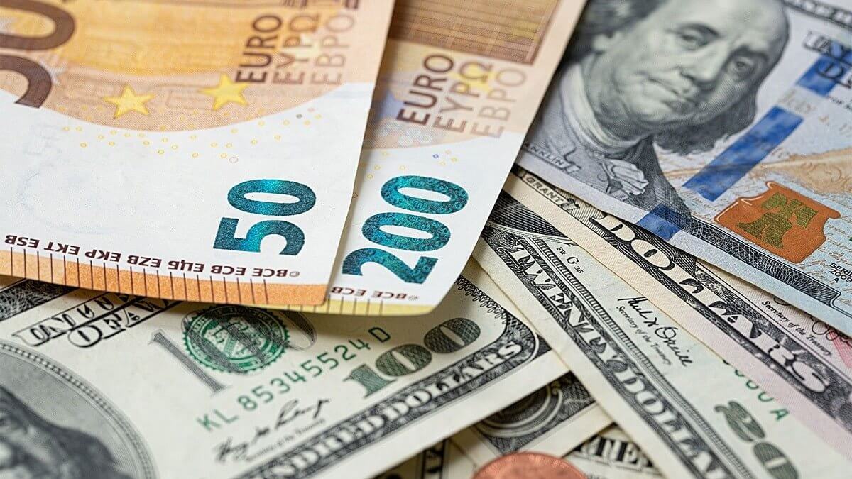 Курс валют на 30 сентября 2023 года: доллар, рубль и евро
