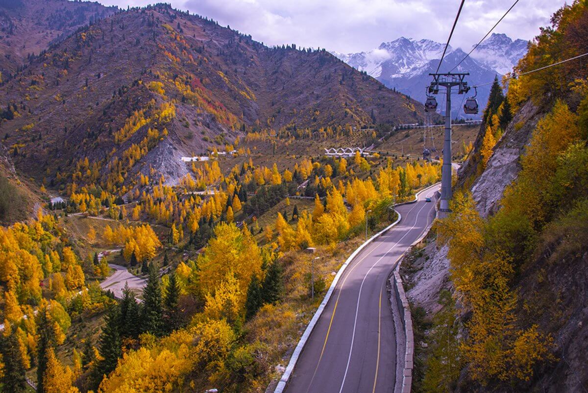 Насыщенность красок в Алматы: Как сияет осень в горах и в городе