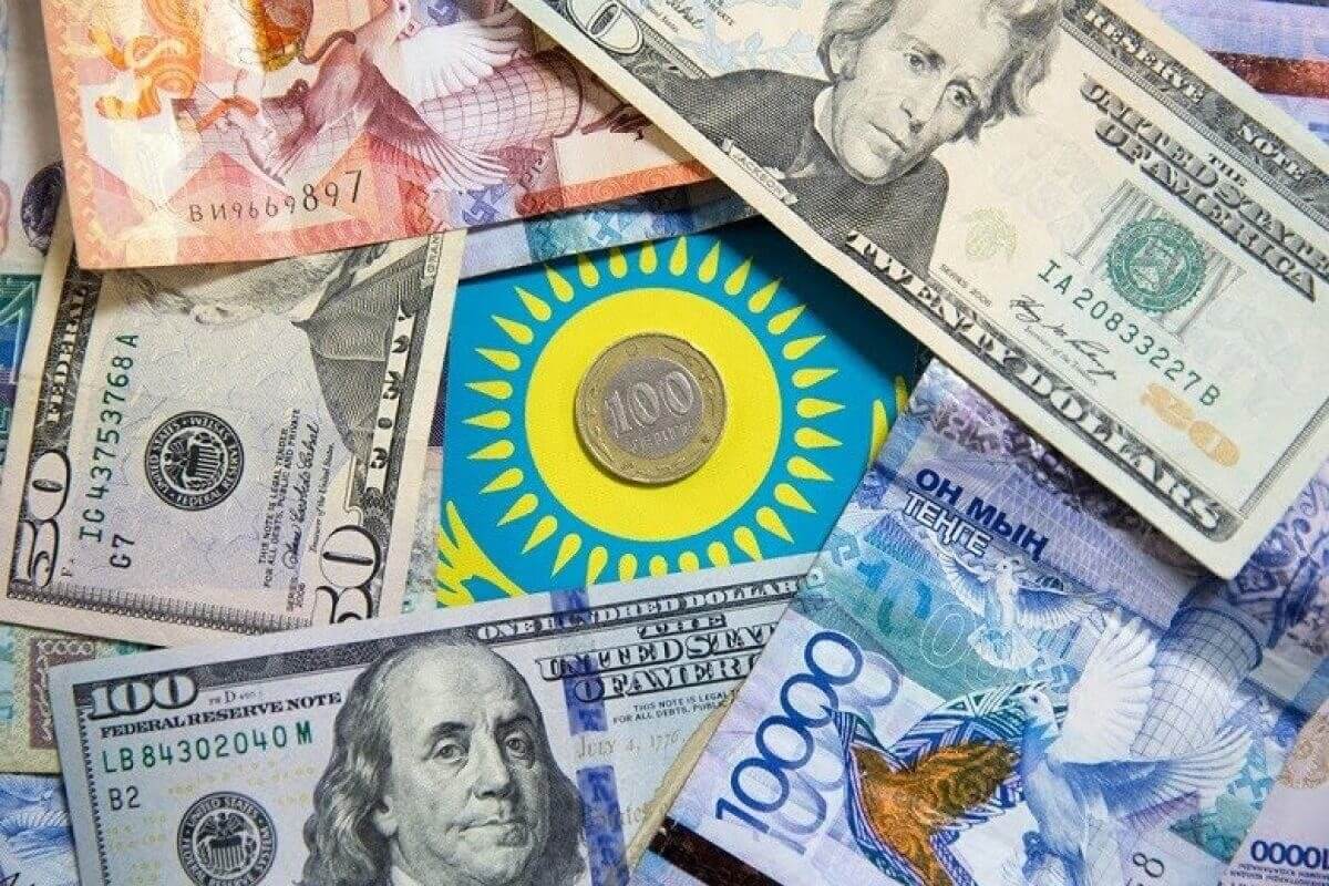 Курс валют 10 октября 2023 года: доллар, рубль и евро
