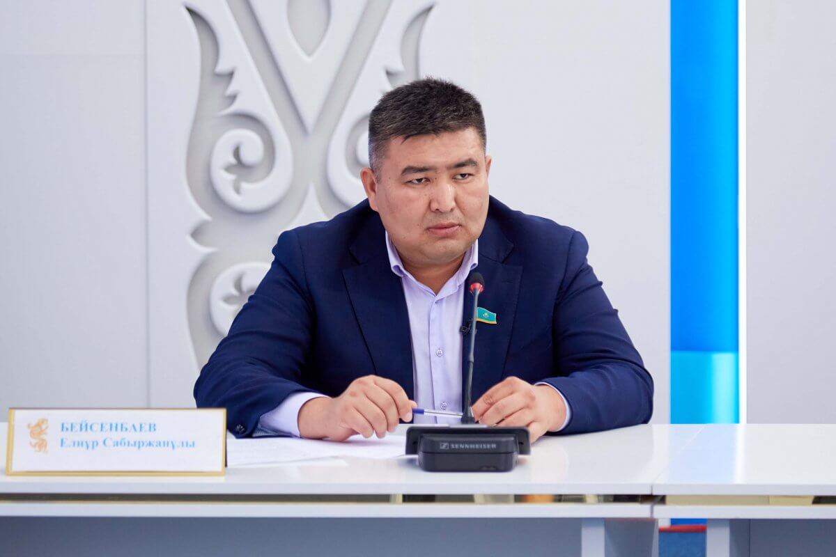 «Как мы готовы к отопительному сезону, если он настал вчера»: депутат Елнур Бейсенбаев высказался про подготовку к холодам