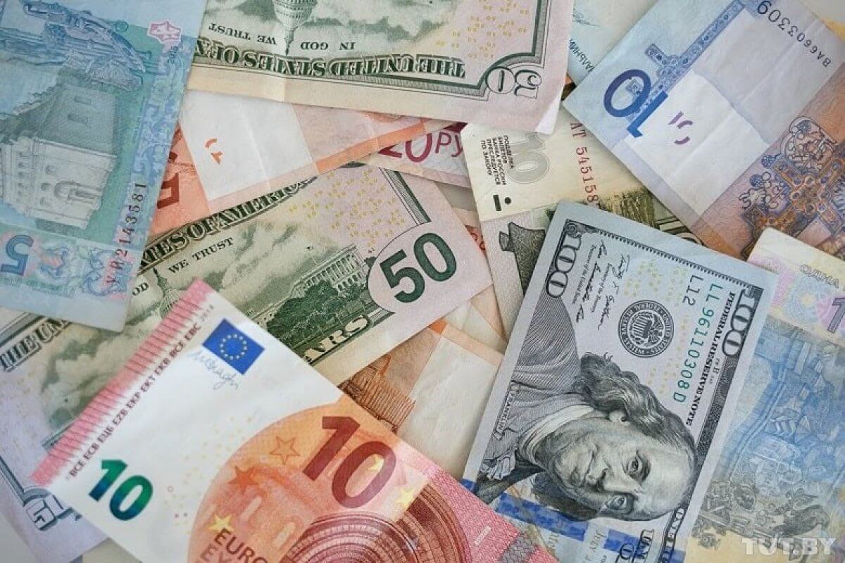 Курс валют на 21 октября 2023 года: доллар, рубль и евро