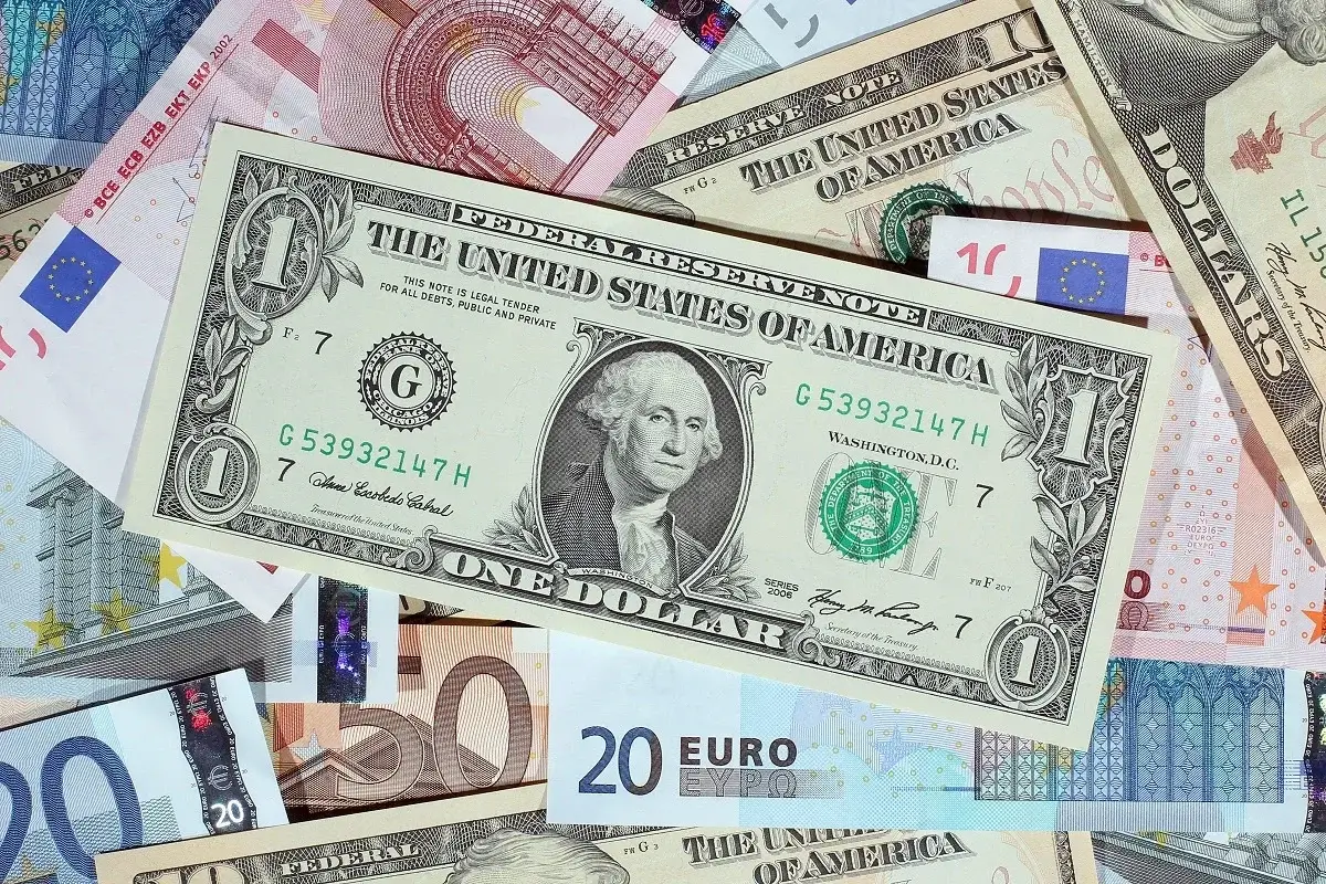 Курс валют на 23 октября 2023 года: доллар, рубль и евро