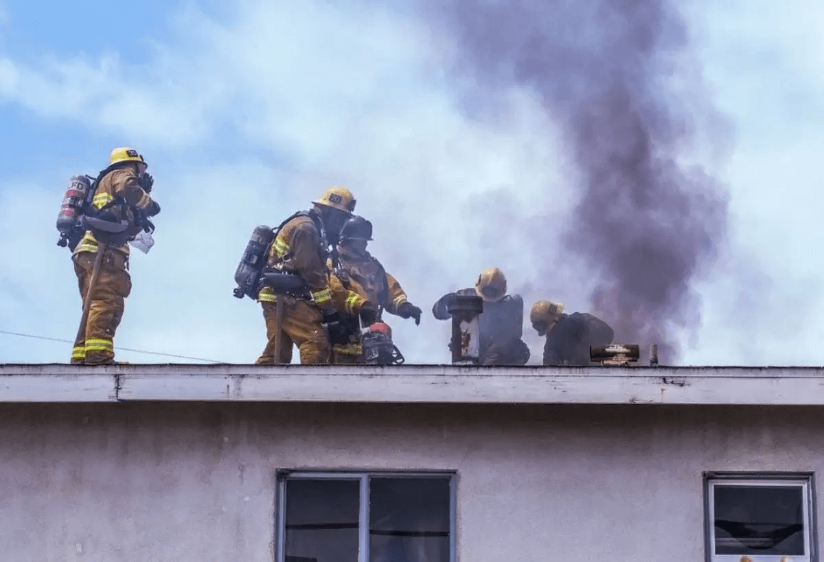 Во время пожара из дома в Аягоз, где погибли четверо детей, украли деньги: Полиция начала расследование