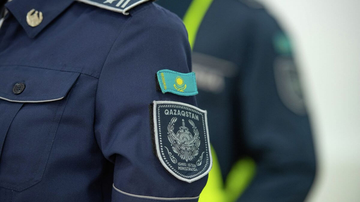 Двое полицейских в Актау уволены в связи с подозрением в убийстве и изнасиловании женщины