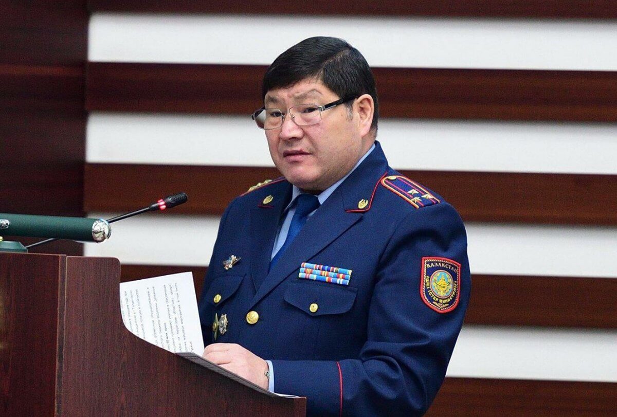 Начальника полиции Талдыкоргана задержали по подозрению в изнасиловании девушки прямо в служебном кабинете