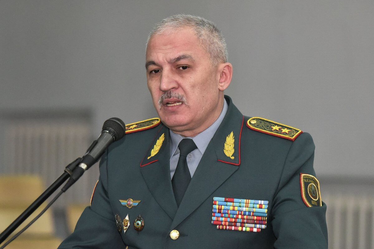 "Это может сделать только слабый": министр обороны Руслан Жаксылыков высказался о мужчинах, бьющих своих жен