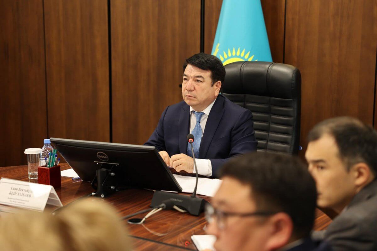 «Не может управлять даже школой»: Министр Гани Бейсембаев ответил на вопрос о своей отставке