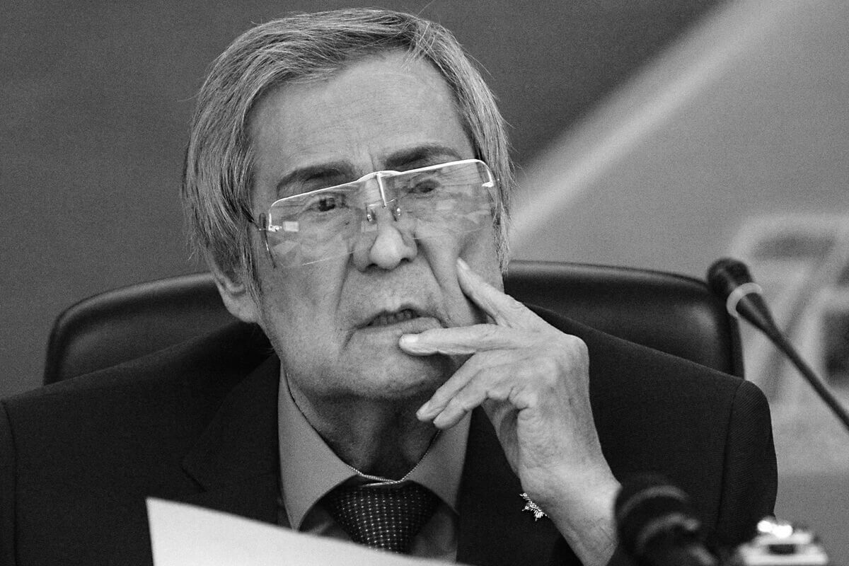 Писатель предлагает похоронить Амана Тулеева в Казахстане