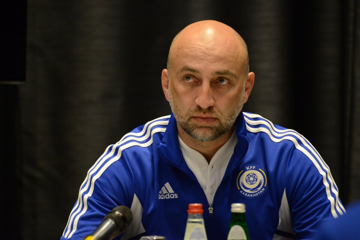 Тренер сборной Казахстана по футболу Адиев рассказал в ком будет искать проблему поражения