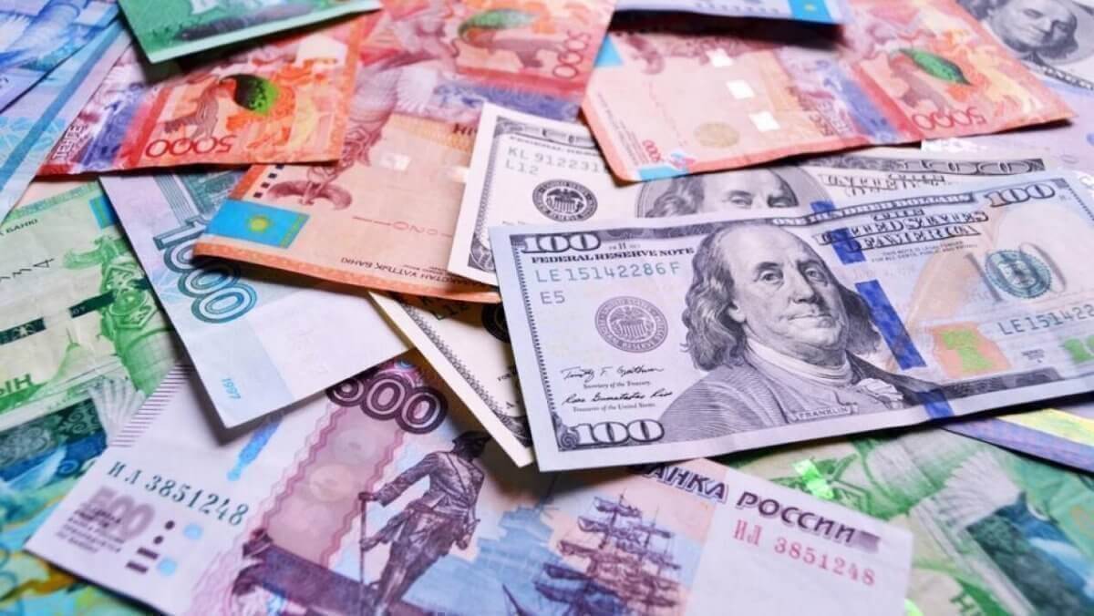 Курс валют на 22 ноября 2023 года: доллар, рубль и евро
