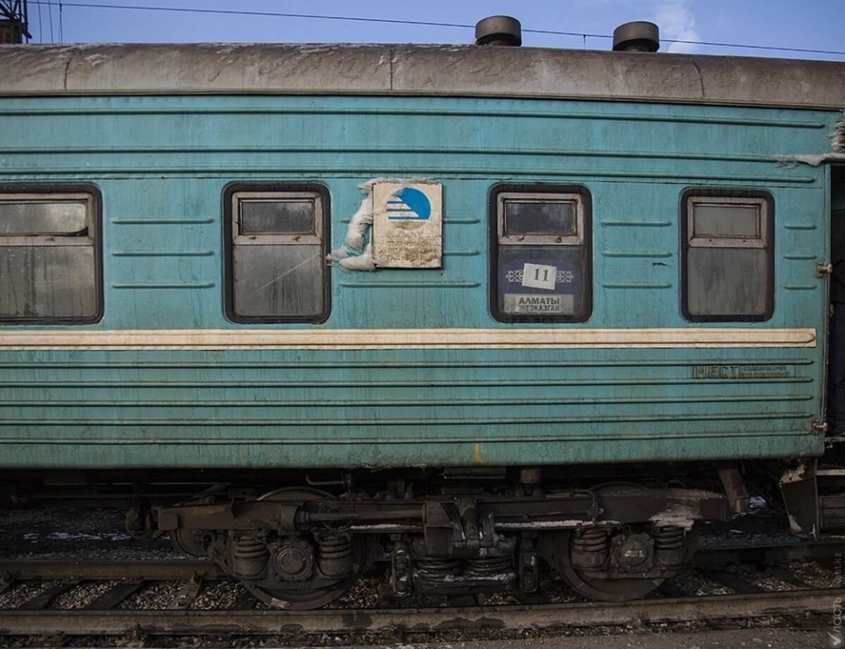 «Наша железная дорога неконкурентоспособна»: депутаты подняли проблемы КТЖ