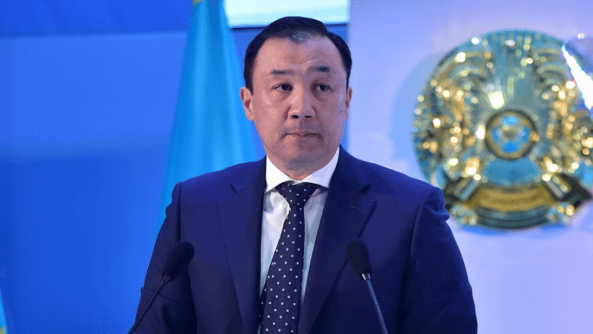 Уходит ли глава КТЖ Сауранбаев в отставку — ответил министр транспорта Карабаев