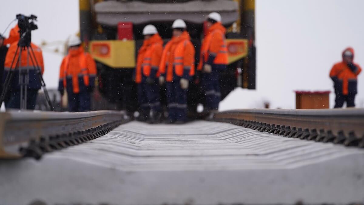 Казахстан начал строить новую железную дорогу в Китай