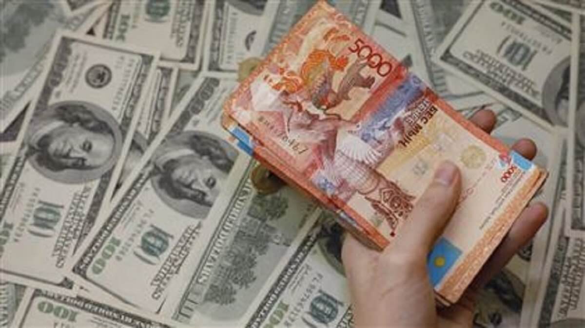 Курс валют на 8 января 2024: доллар, рубль и евро