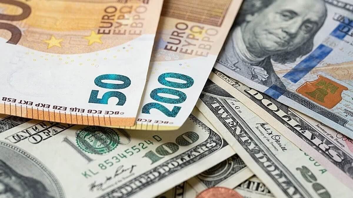 Курс валют на 12  января 2024 года: доллар, рубль и евро