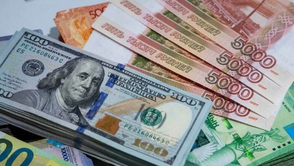 Доллар, евро и рубль в обменниках Казахстана 12 января