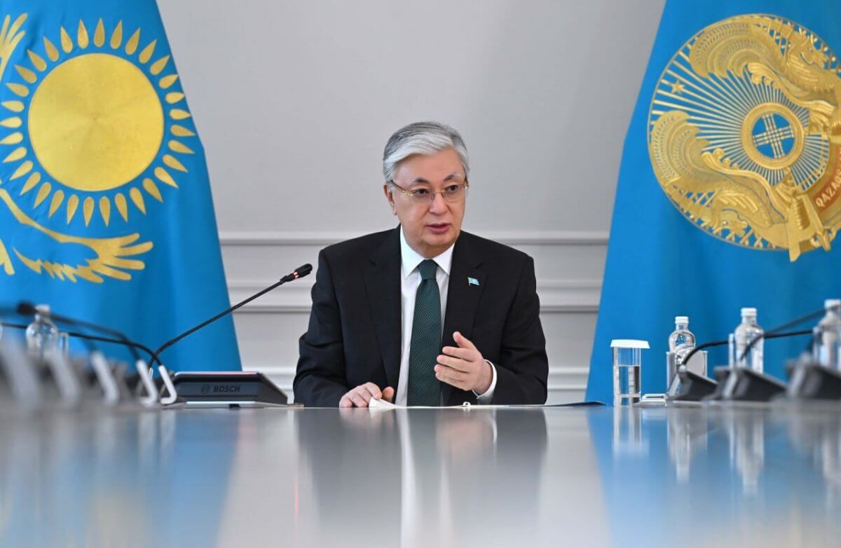 Надо начать подготовку незамедлительно: Токаев провел совещание по чрезвычайным обстоятельствам в Алматы