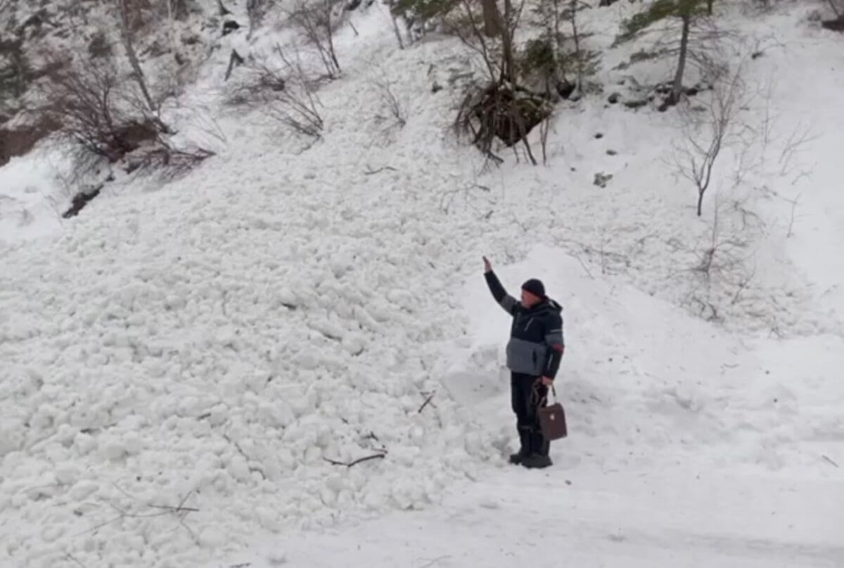 Сошла лавина в Катон-Карагайском районе ВКО