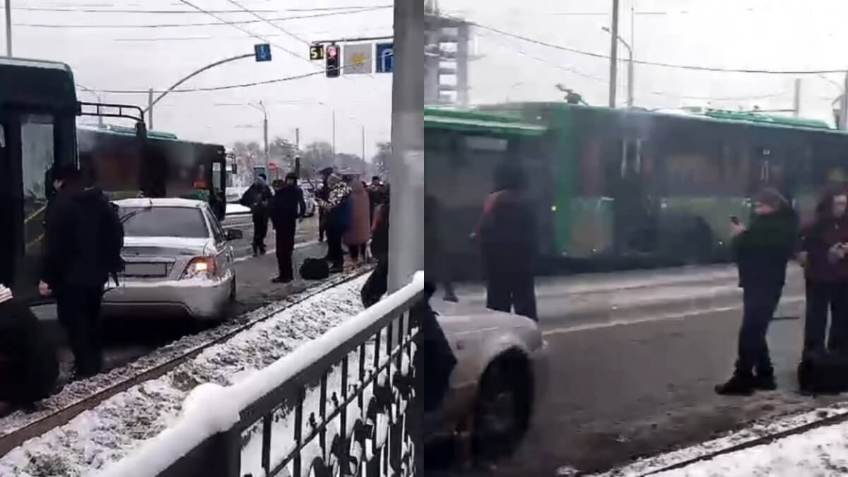 В Алматы три автобуса столкнулись на дороге - есть пострадавшие