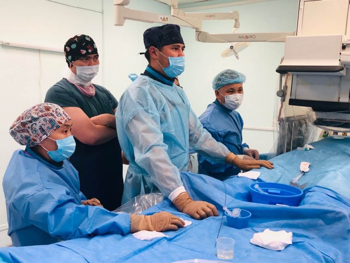 Хирурги Алматы спасли жизнь пациенту с серьезным заболеванием сердца