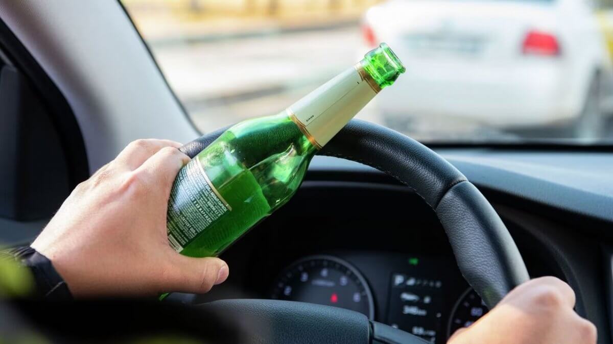 15 суток и лишение прав на 7 лет: В Акмолинской области аким пьяным сел за руль
