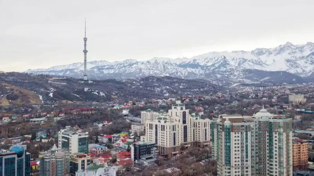 "Будет разрушительное землетрясение": Правда ли, что из регионов в Алматы приезжают сотрудники ДЧС?