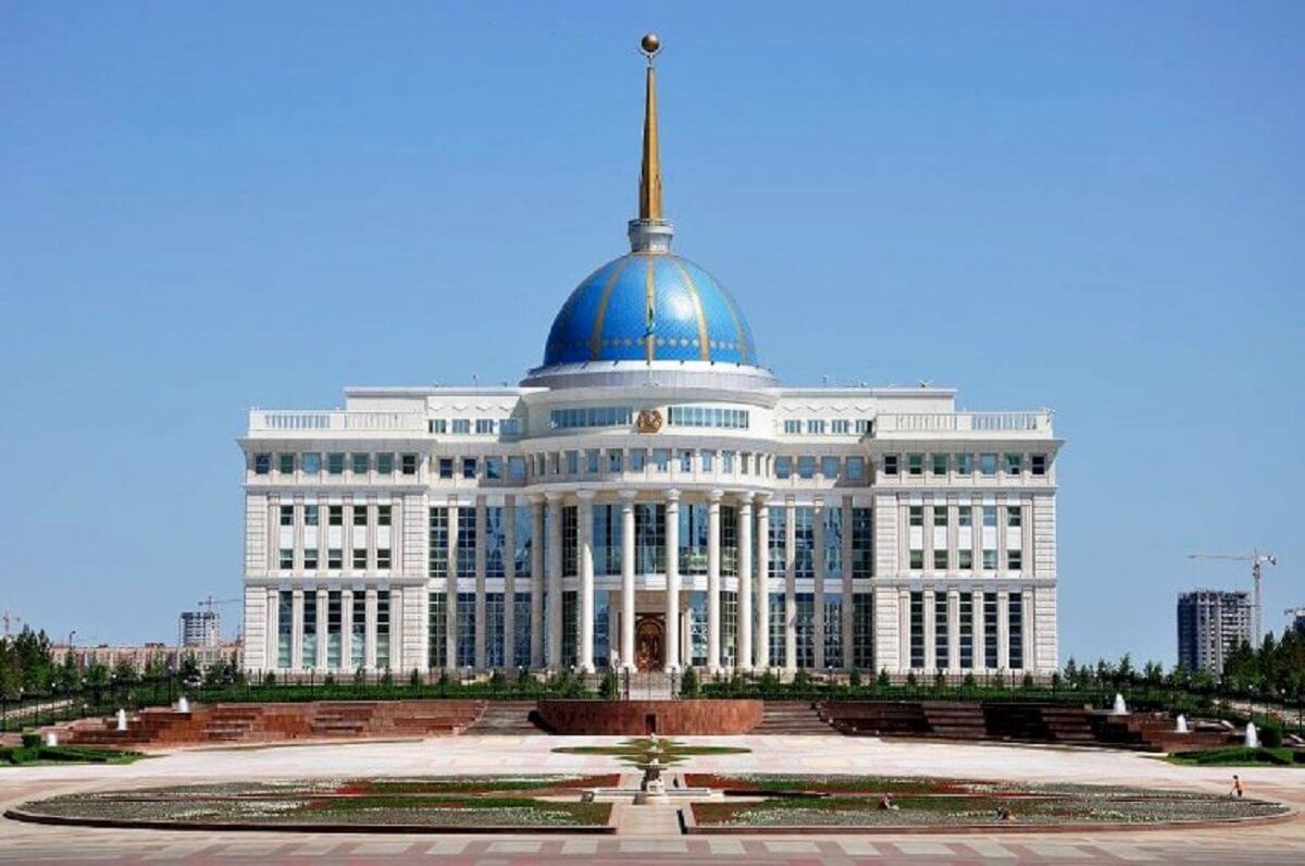 Казахстан решительно осуждает теракт против мирных граждан в Москве - Токаев