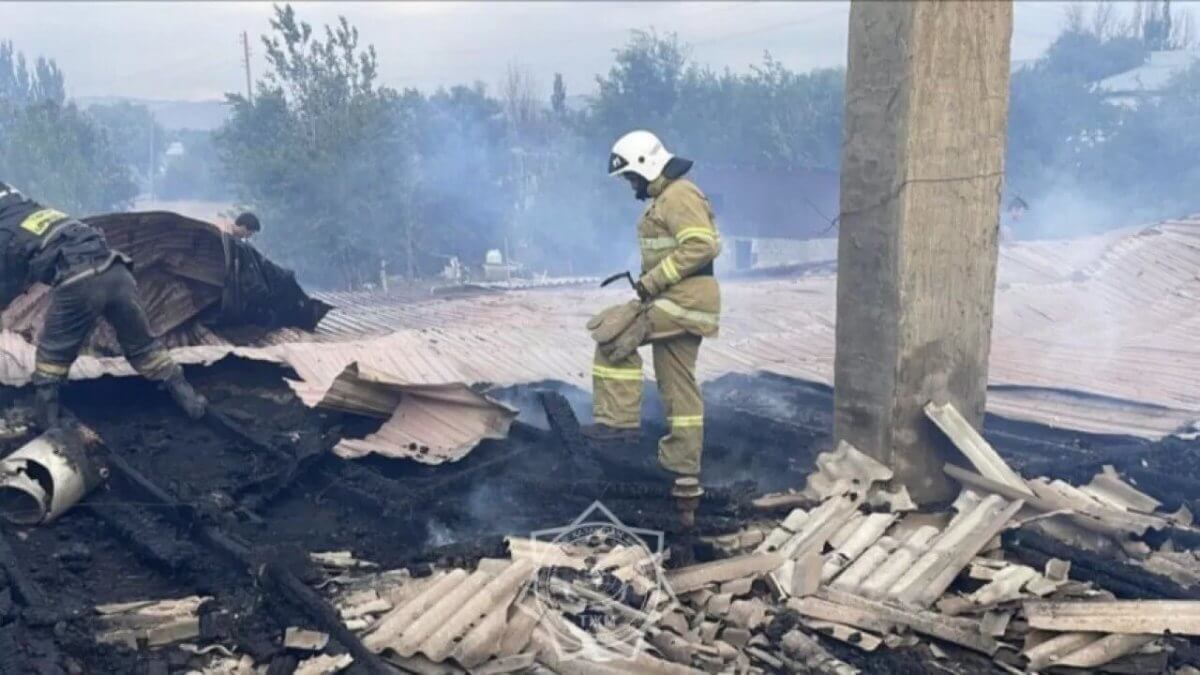 Крупный пожар вспыхнул в Алматинской области