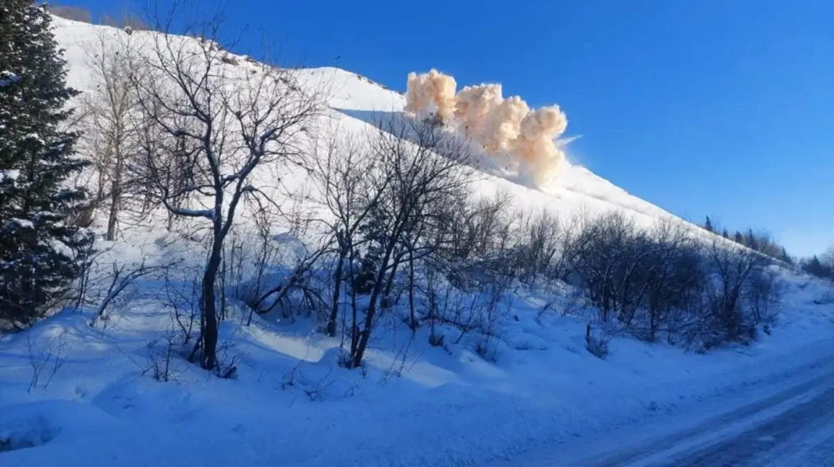 В Восточно-Казахстанской области сошла лавина