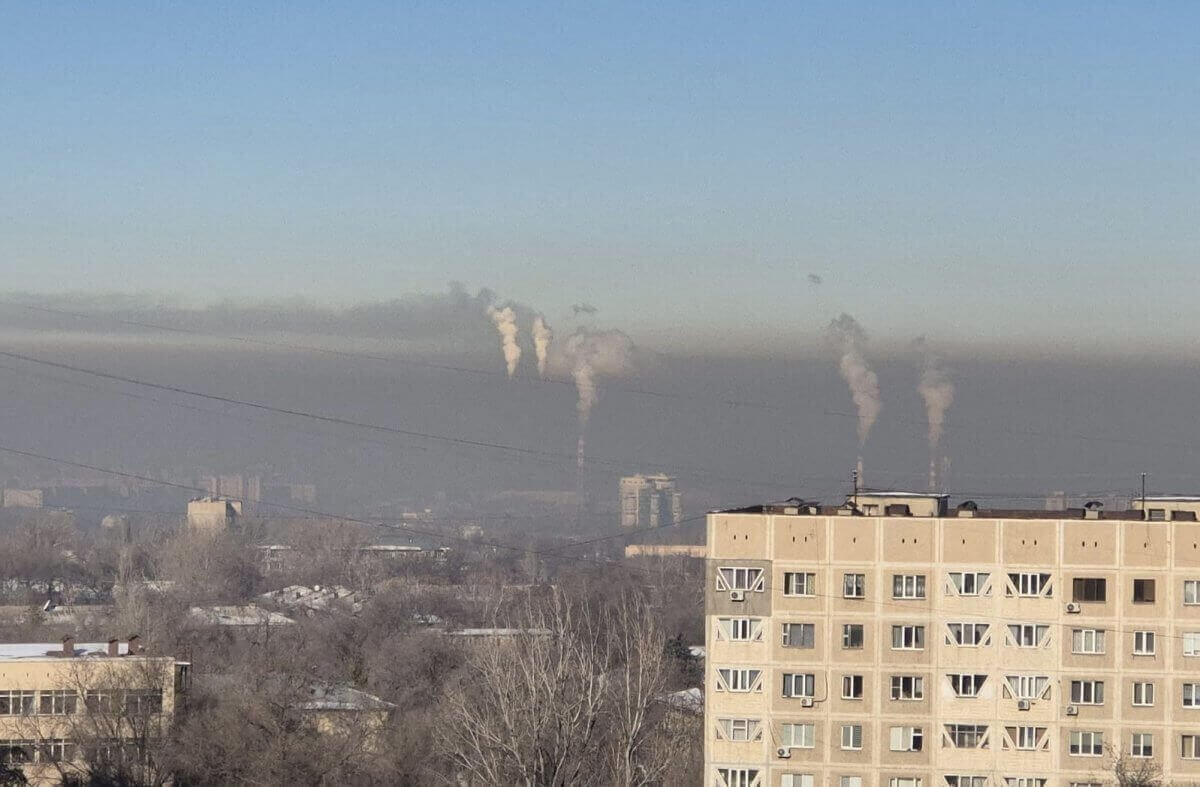 Сильное загрязнения воздуха: синоптики предупреждают жителей двух городов Казахстана